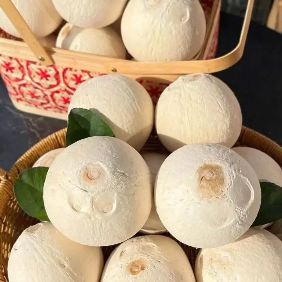 Dừa trọc Bến Tre xếp trong giỏ